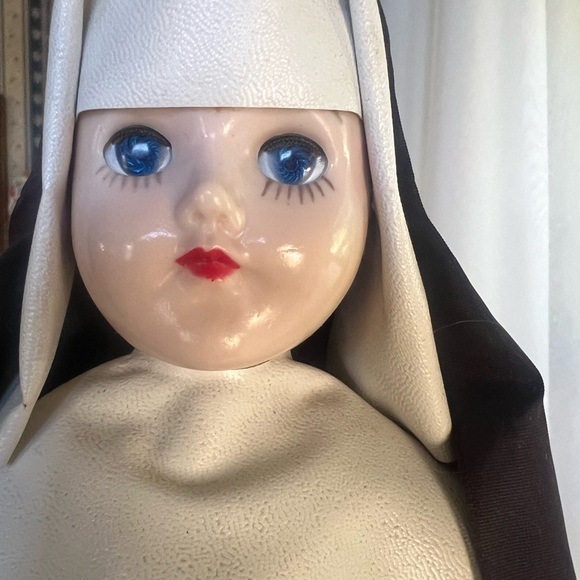 Vintage Nun Doll with Black and White Habit - Picture 3 of 5